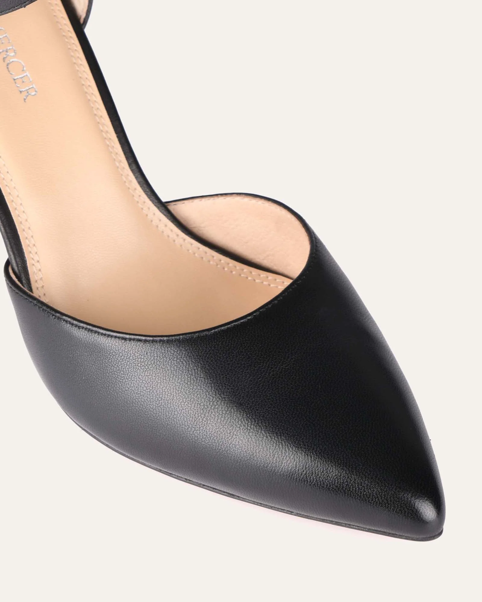 ALMA MID HEELS BLACK LEATHER - Image 4