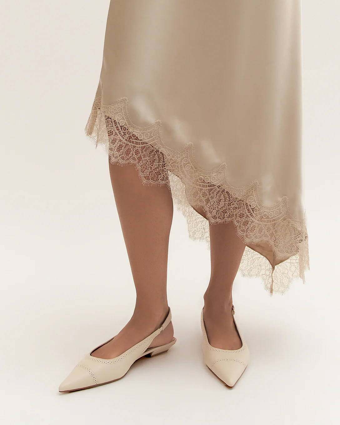 ANWAR DRESS FLATS OFF WHITE LEATHER - Image 2