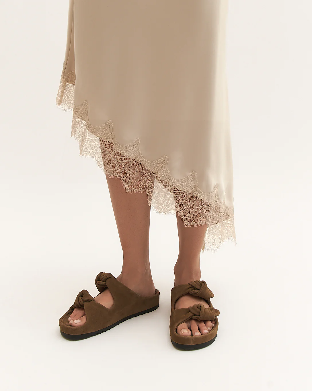 BLOSSOM FLAT SANDALS OLIVE SUEDE - Image 2