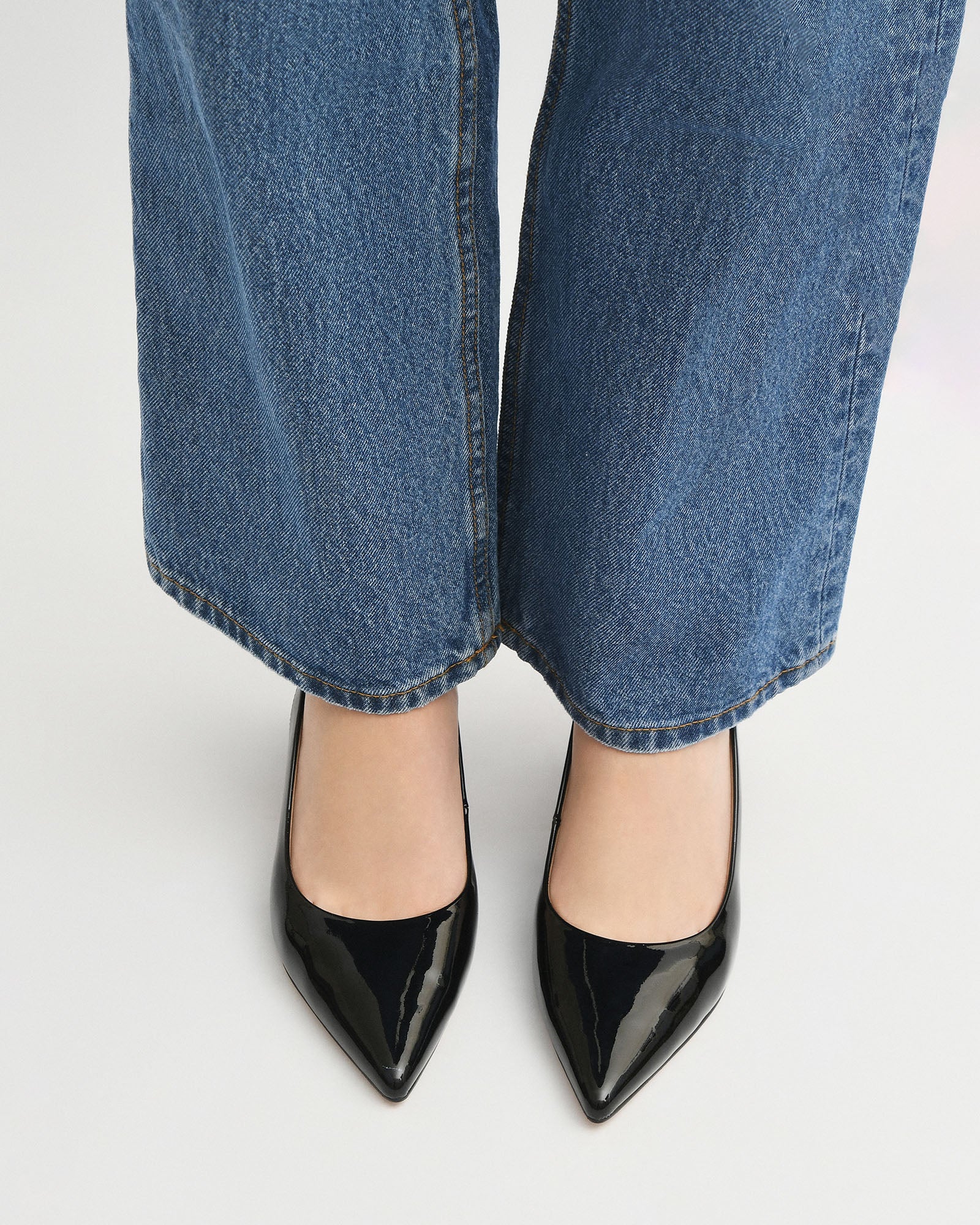 CARA LOW HEELS BLACK LEATHER - Image 10