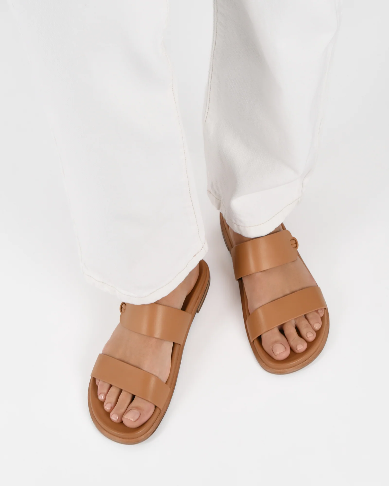 HAYES FLAT SANDALS TOFFEE LEATHER - Image 10
