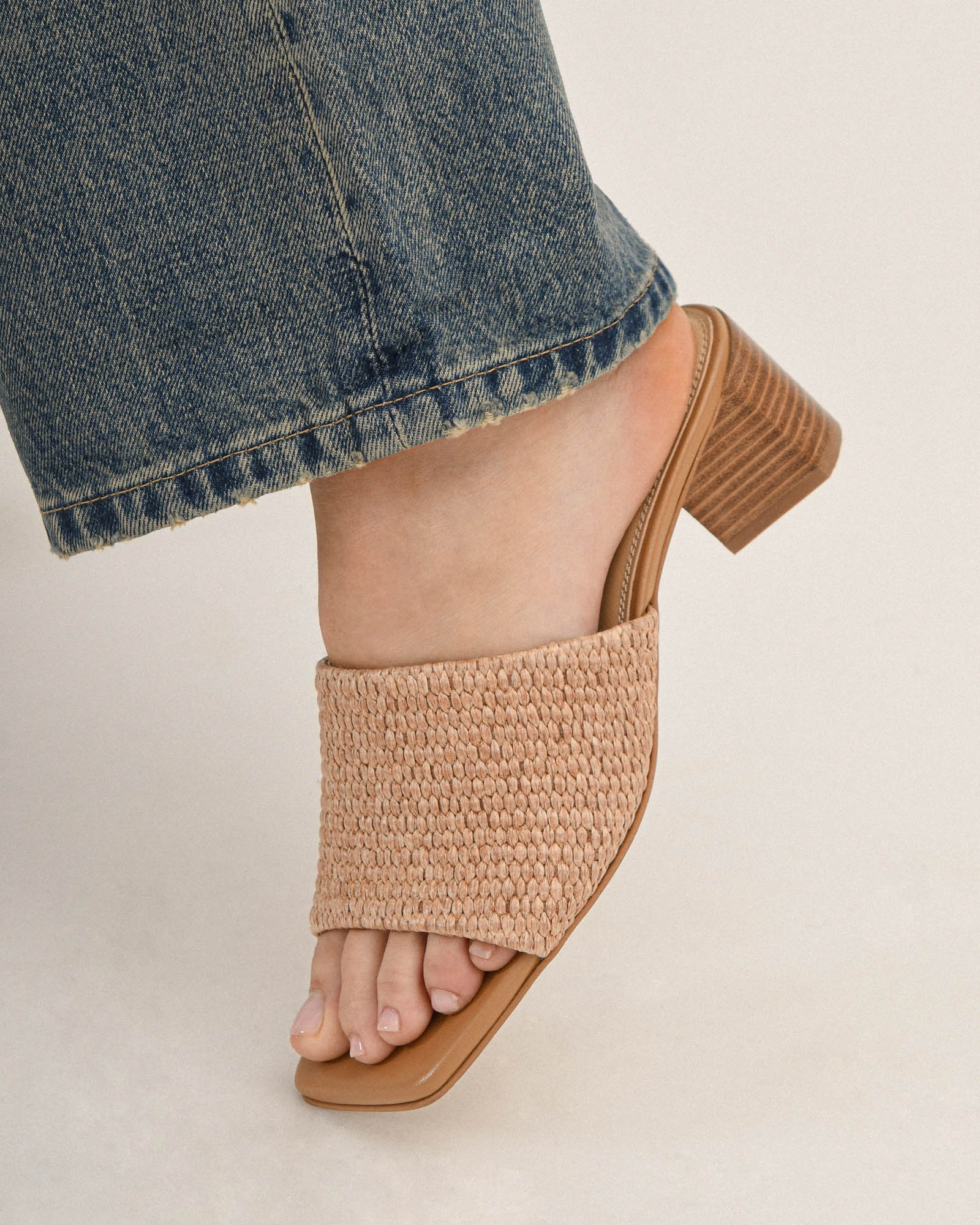 HERBIE MID HEEL SANDALS TAN RAFFIA - Image 8