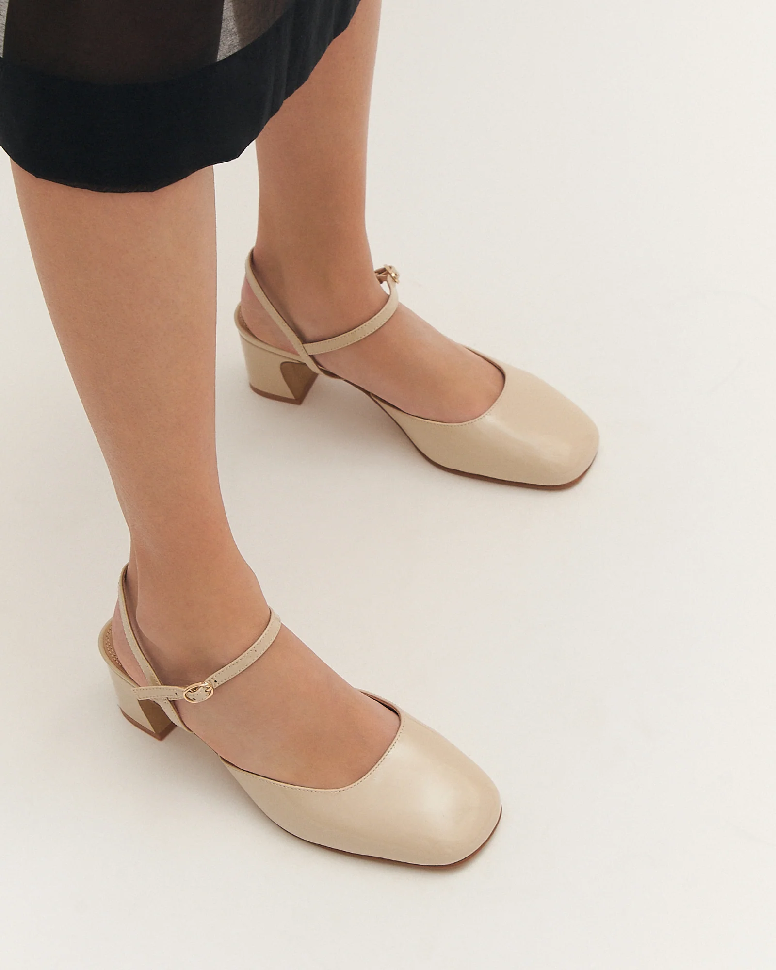 JEWEL LOW HEELS SAND PATENT - Image 7