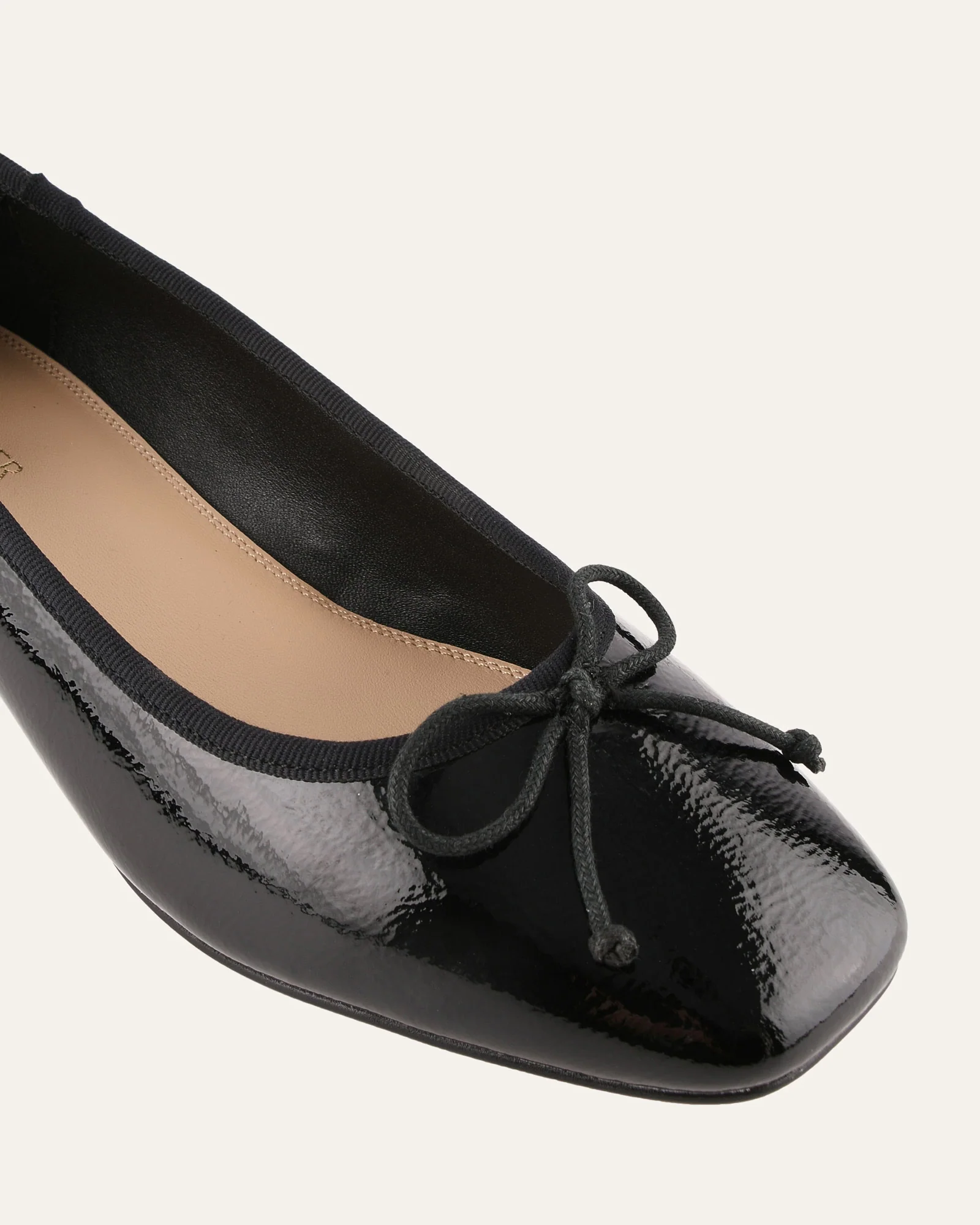 LARA LOW HEELS BLACK CRINKLE PATENT - Image 4