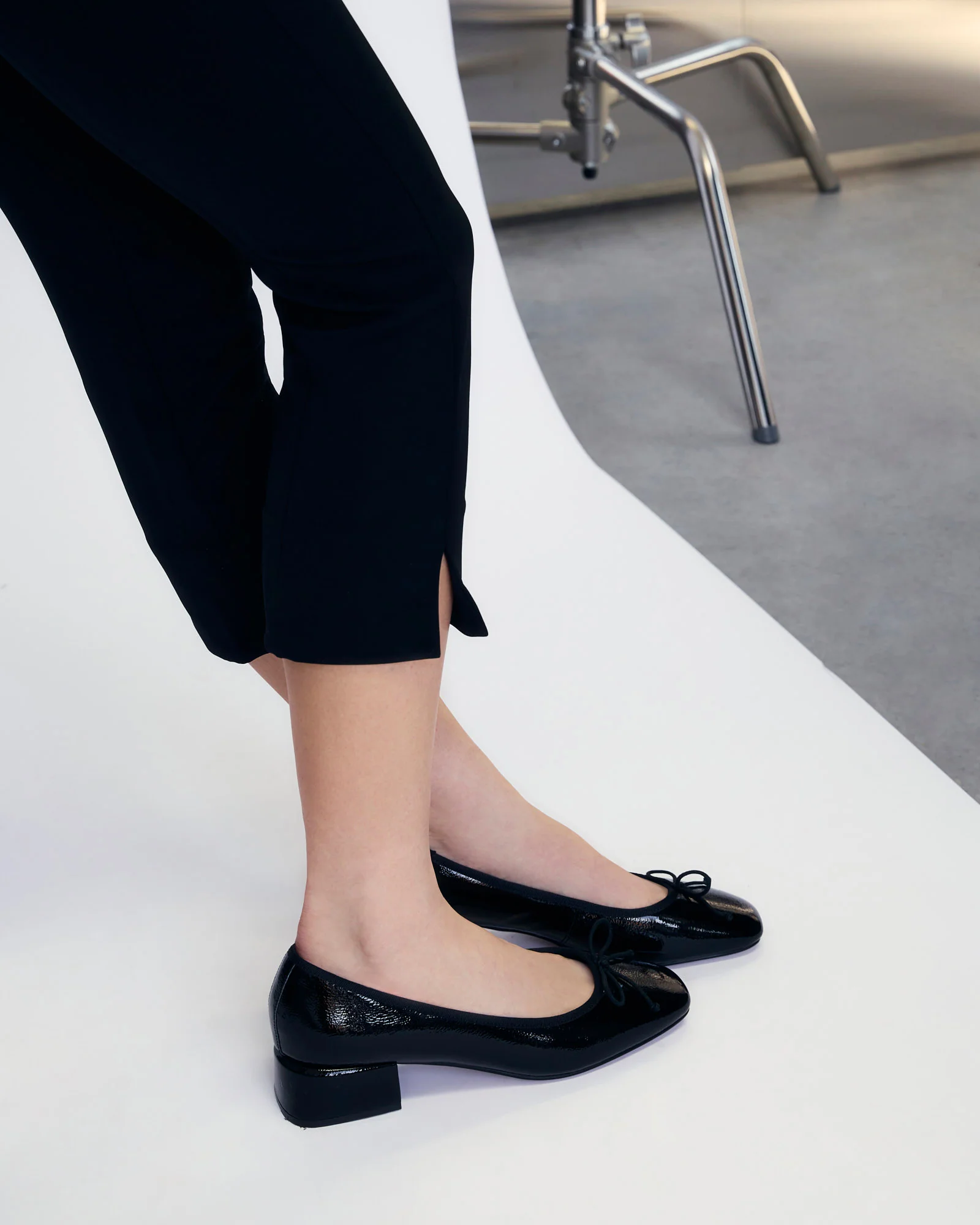 LARA LOW HEELS MERLOT CRINKLE PATENT - Image 2