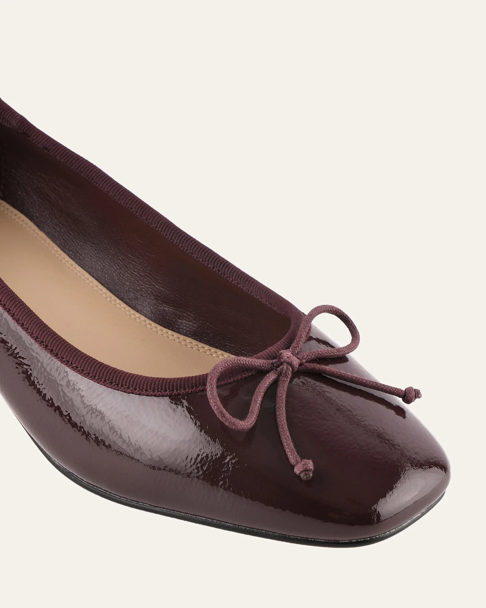 LARA LOW HEELS MERLOT CRINKLE PATENT - Image 4
