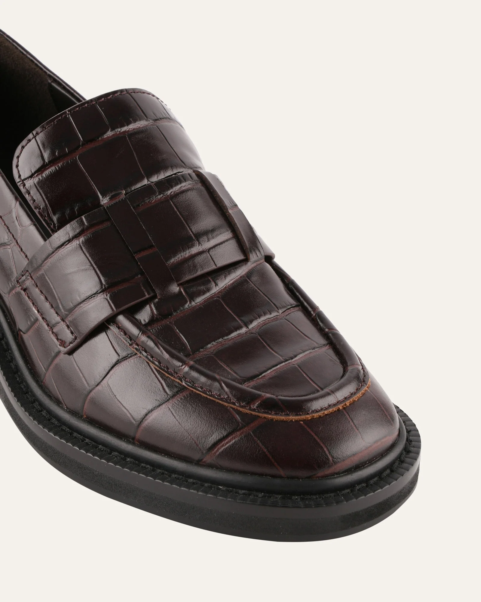 MATTHIAS LOW HEELS MAHOGANY CROC - Image 3
