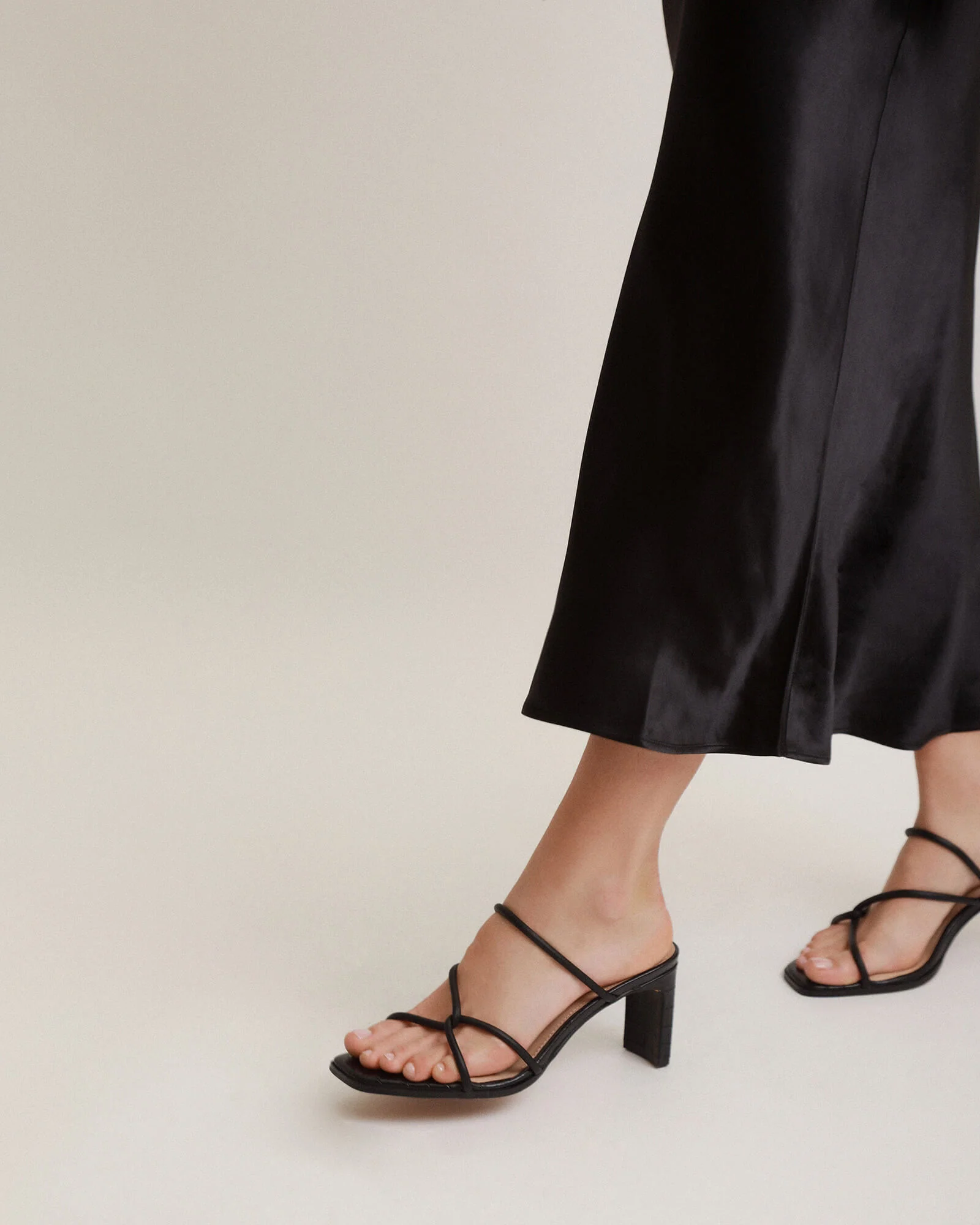 NOVI MID HEEL SANDALS BLACK LEATHER - Image 7