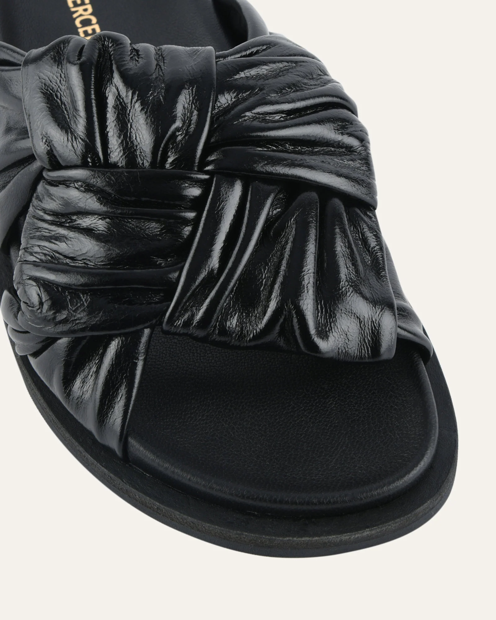 OLLIE FLAT SANDALS BLACK LEATHER - Image 4
