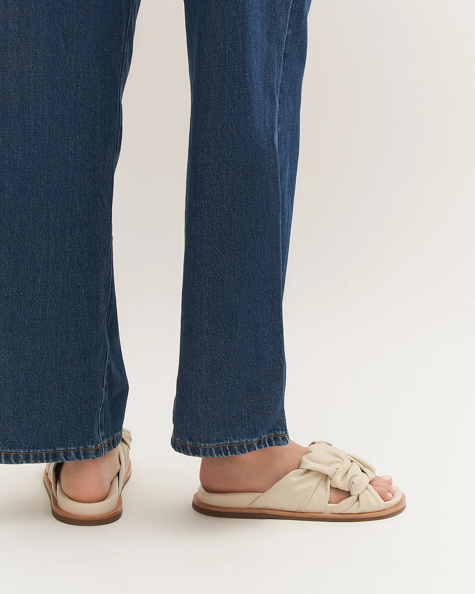OLLIE FLAT SANDALS OFF WHITE LEATHER - Image 7