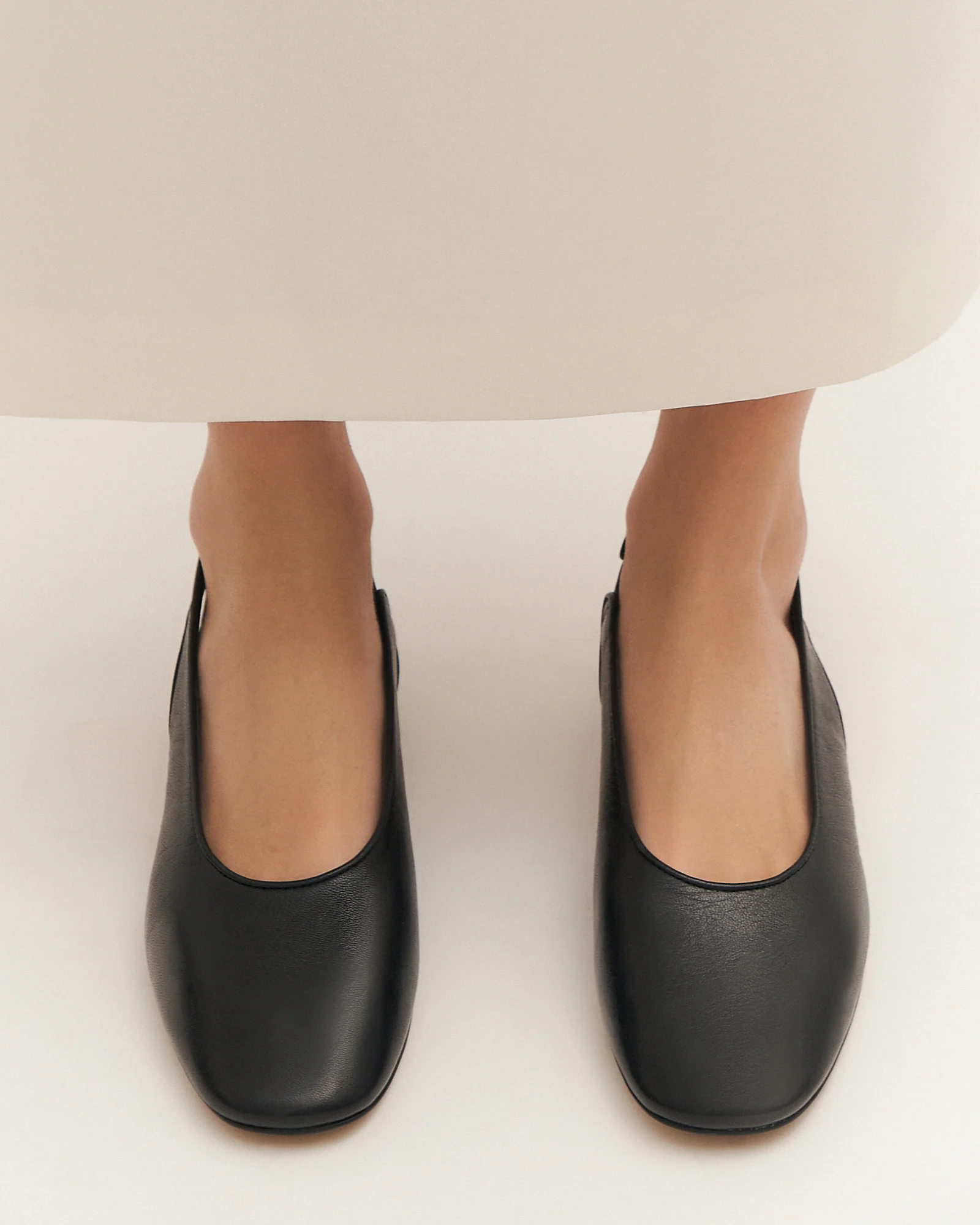 ORBIT LOW HEELS BLACK LEATHER - Image 7