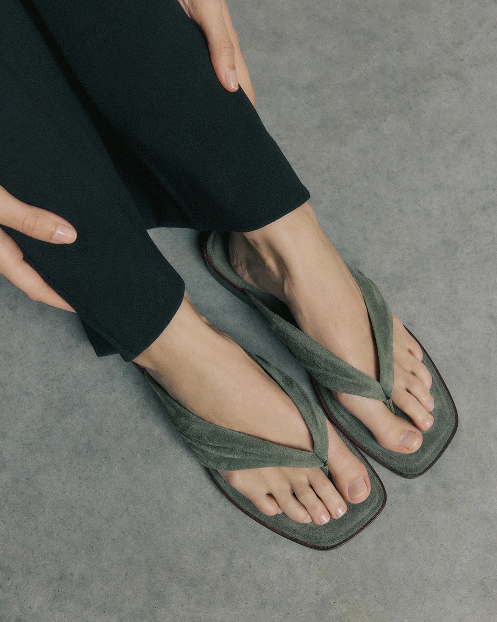 REGGIE FLAT SANDALS SAGE SUEDE - Image 7