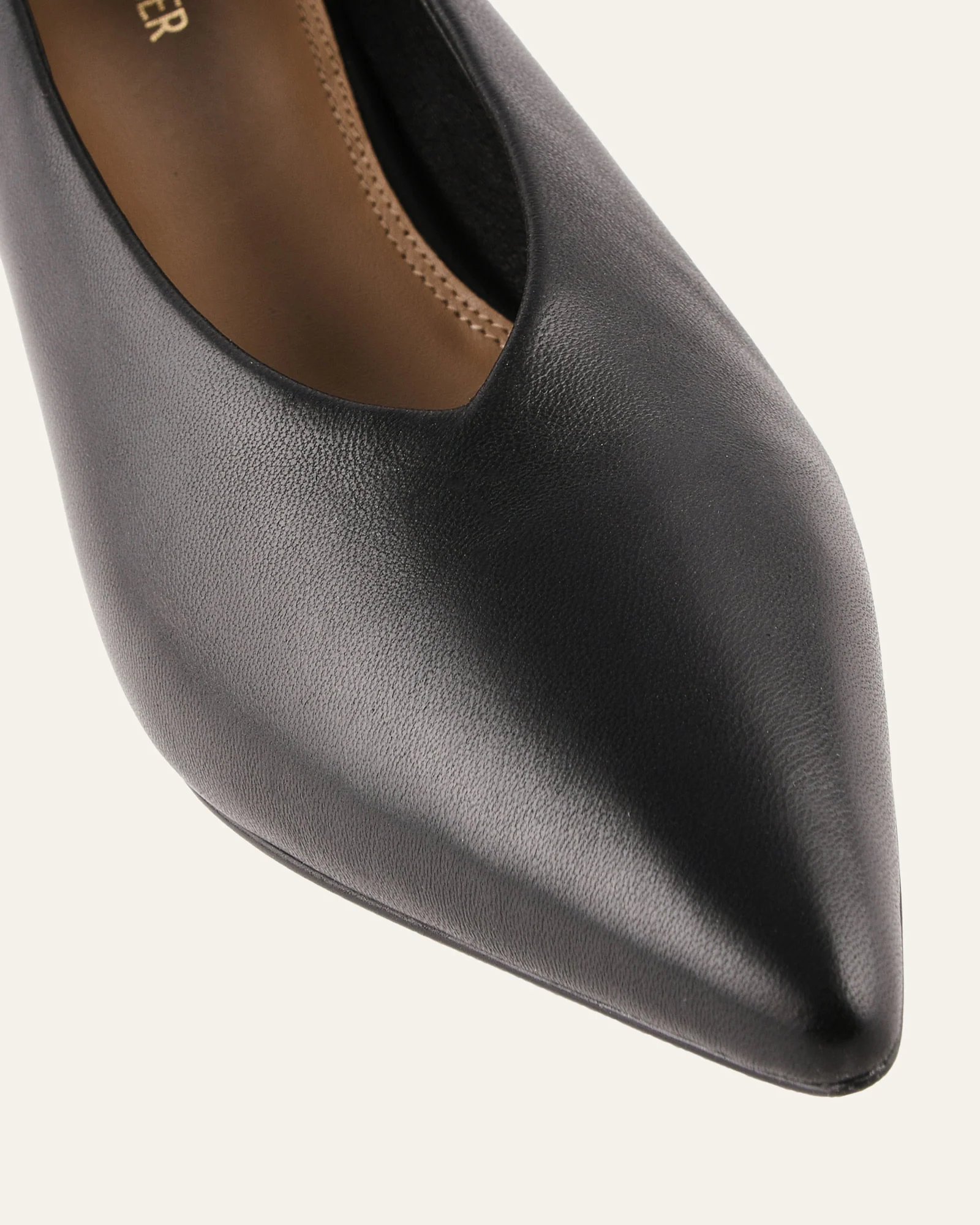 RUSK LOW HEELS BLACK LEATHER - Image 4