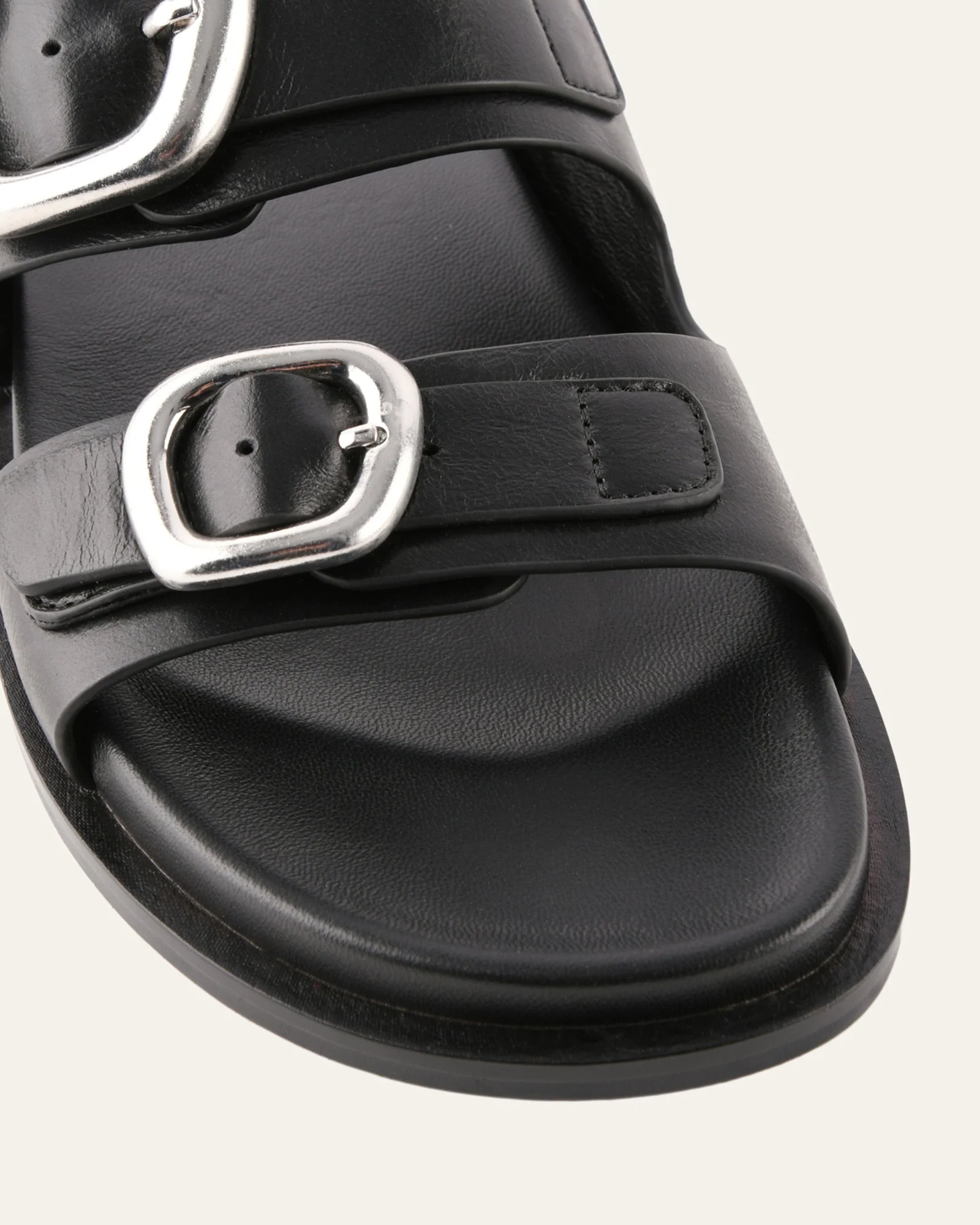 SOL FLAT SANDALS BLACK LEATHER - Image 4