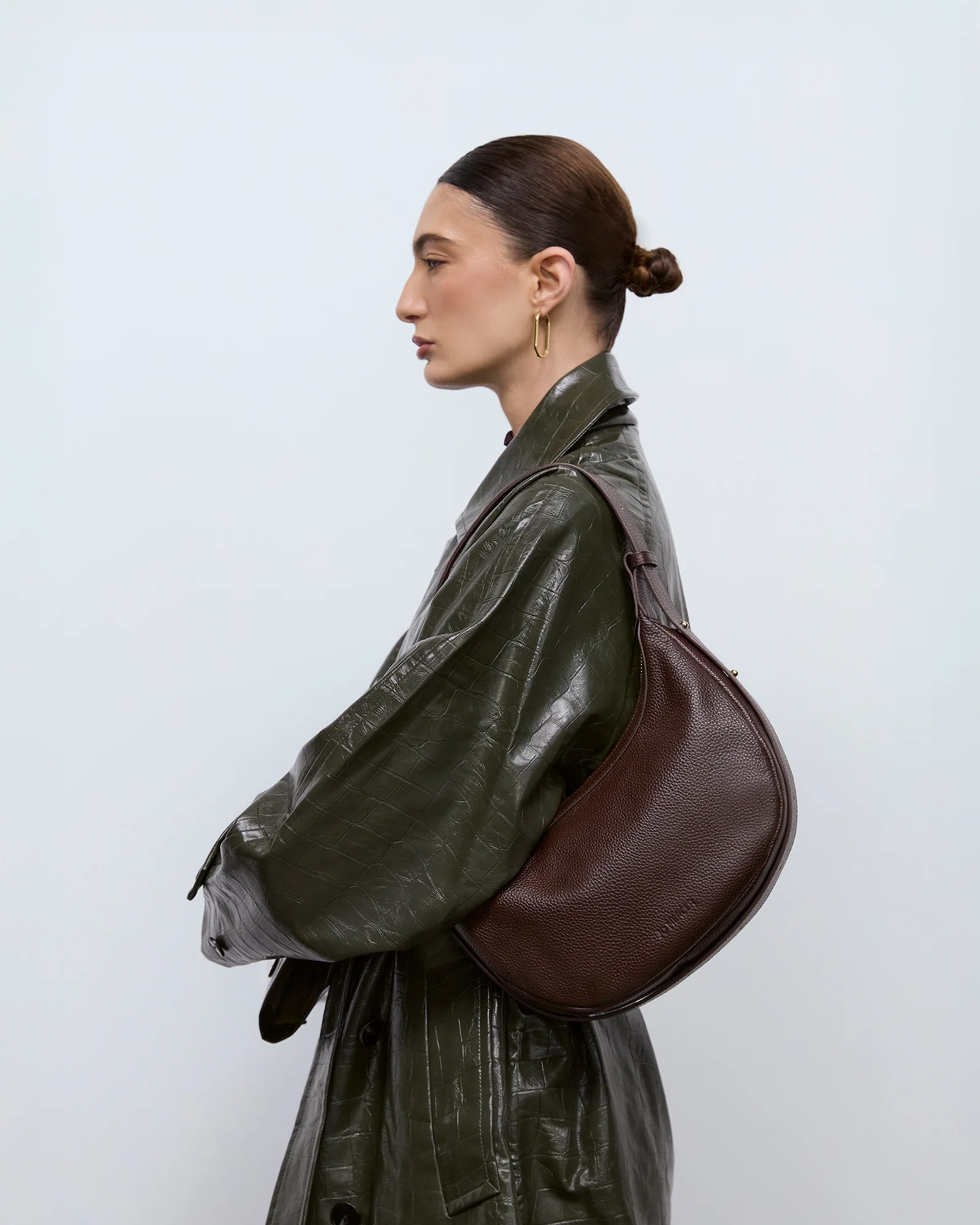 TAYA SHOULDER BAG BITTER CHOC LEATHER - Image 10
