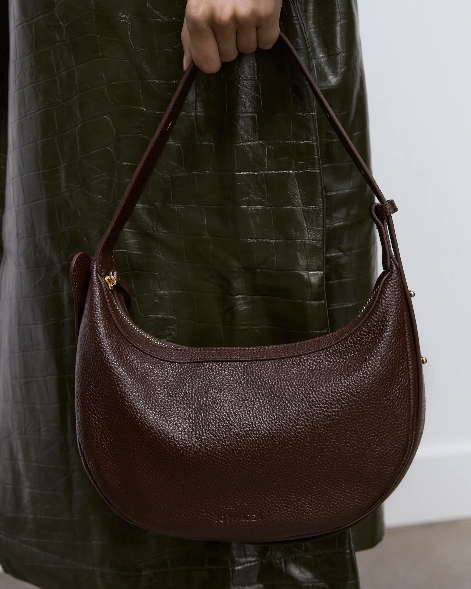 TAYA SHOULDER BAG BITTER CHOC LEATHER - Image 11