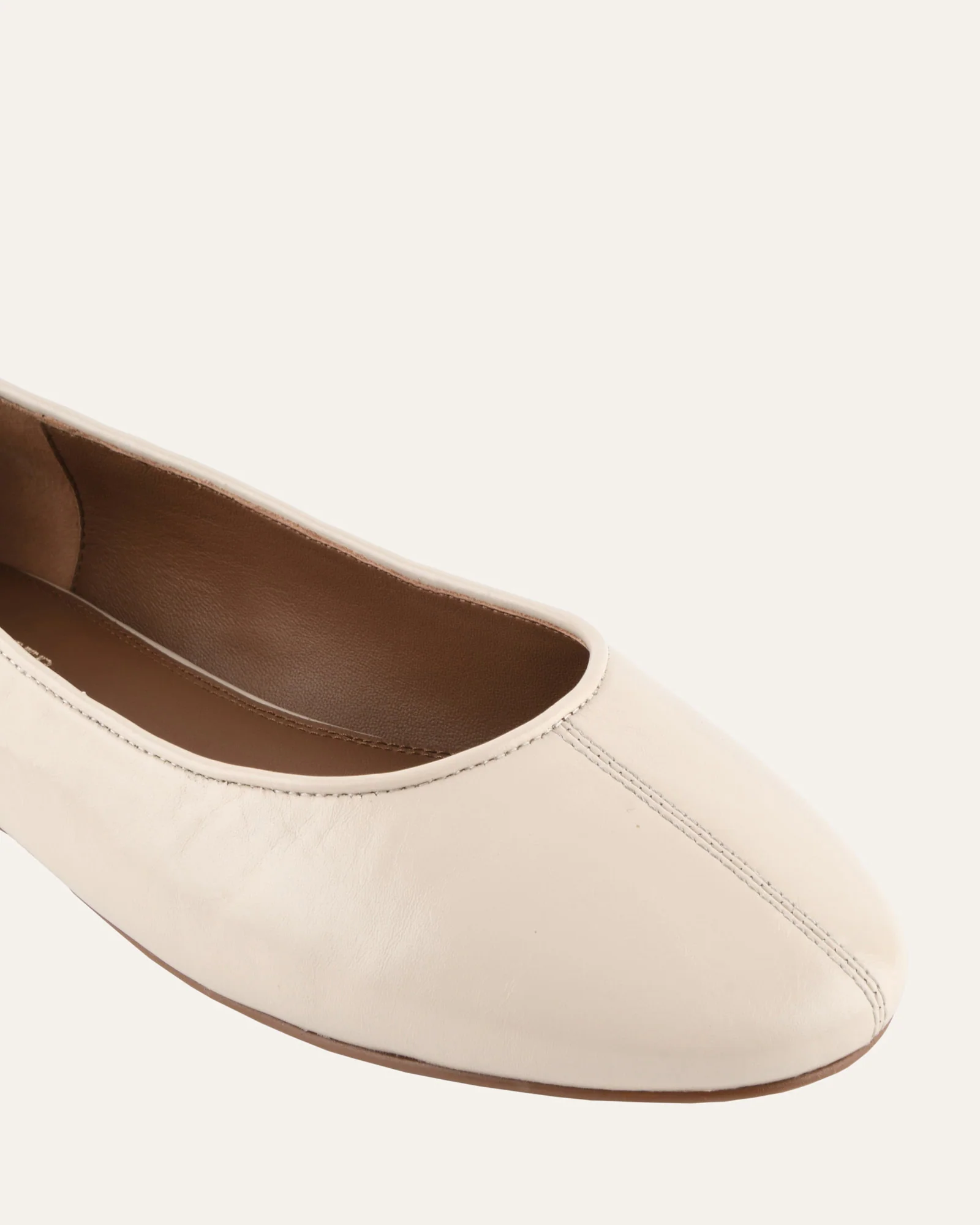 YARRA DRESS FLATS OFF WHITE LEATHER - Image 3